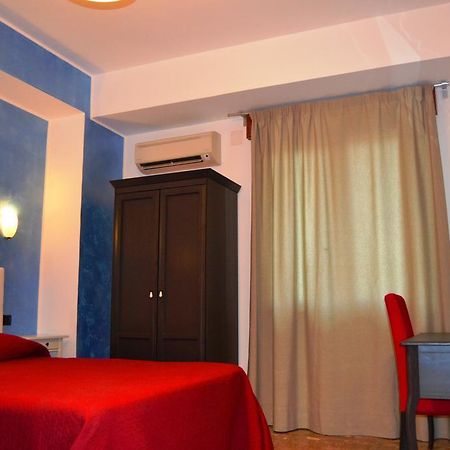 Diana Inn Accommodations Помпеи Экстерьер фото
