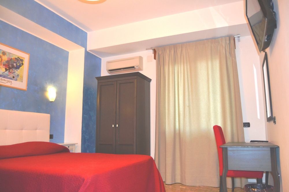 Diana Inn Accommodations Помпеи Экстерьер фото